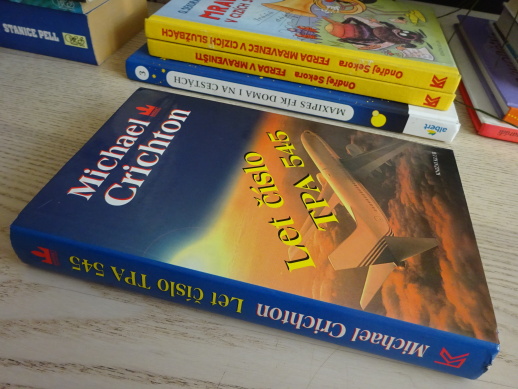 LET ČÍSLO TPA 545, MICHAEL CRICHTON, **an