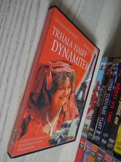 TRHALA FIALKY DYNAMITEM, DVD FILM ČR