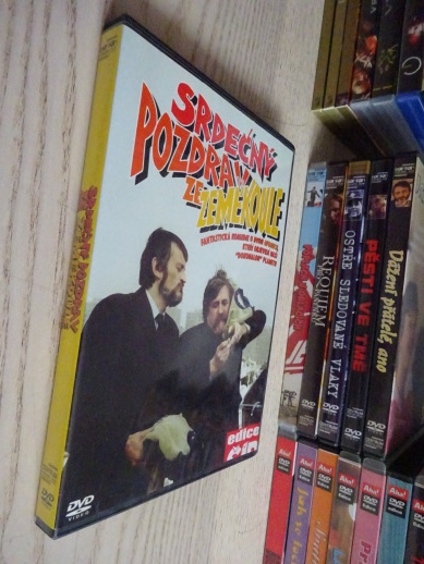 SRDEČNÝ POZDRAV ZE ZEMĚKOULE, DVD FILM ČR