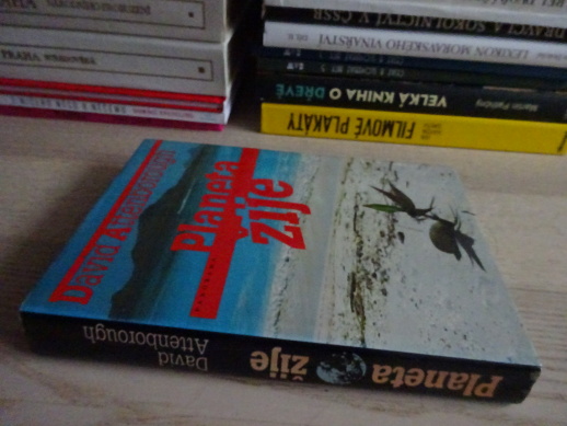 PLANETA ŽIJE, DAVID ATTENBOROUGH, **an
