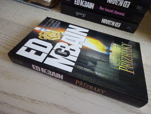PŘÍZRAKY, ED MCBAIN, **an