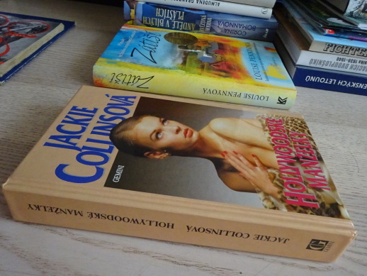 HOLLYWOODSKÉ MANŽELKY, JACKIE COLLINS, **an