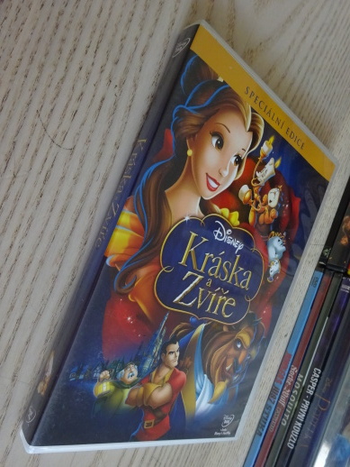 KRÁSKA A ZVÍŘE, DVD FILM