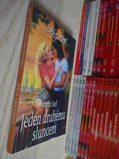 JEDEN DRUHÉMU SLUNCEM, ADRIENNE STAFF, **an