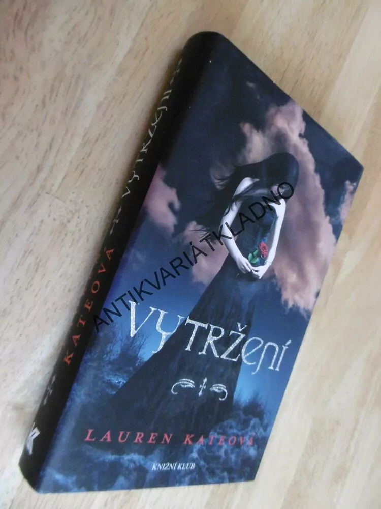 VYTRŽENÍ, LAUREN KATEOVÁ, **an