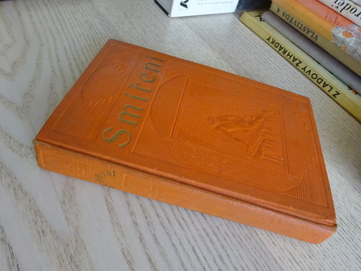SMÍŘENÍ, J. F. RUTHERFORD, **an