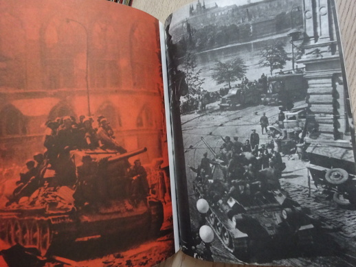 NEZAPOMENUTELNÝ ROK 1945, **an