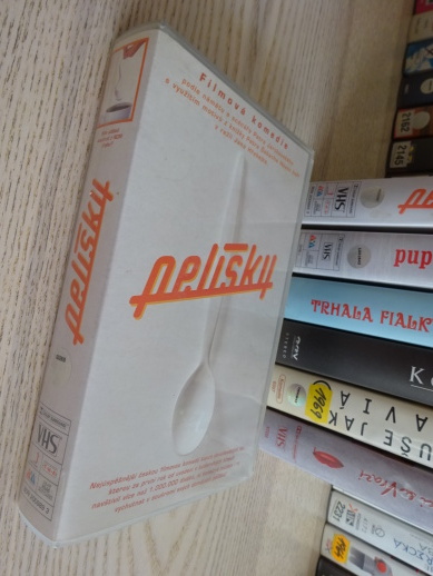 PELÍŠKY, VHS VIDEOKAZETA