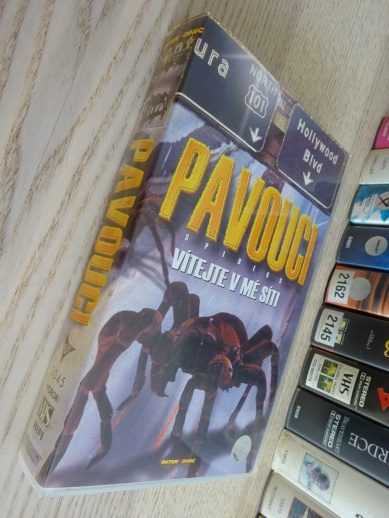 PAVOUCI, VHS VIDEOKAZETA