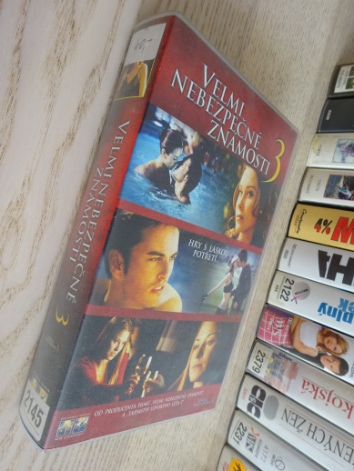 VELMI NEBEZPEČNÉ ZNÁMOSTI 3, VHS VIDEOKAZETA