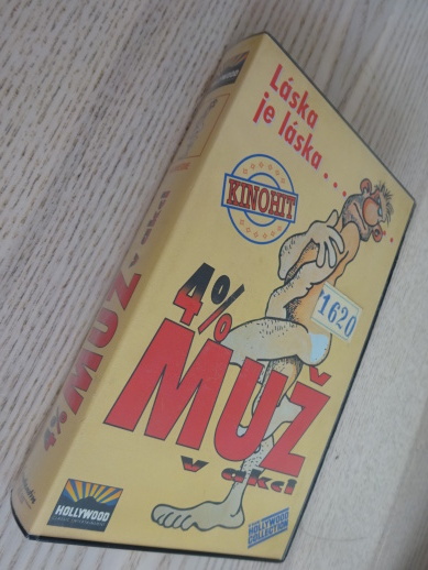 4% MUŽ V AKCI, VHS VIDEOKAZETA
