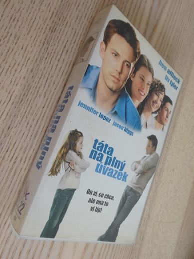 TÁTA NA PLNÝ ÚVAZEK, VHS VIDEOKAZETA