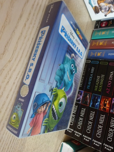 PŘÍŠERKY S. R. O., WALT DISNEY, PIXAR, VHS VIDEOKAZETA