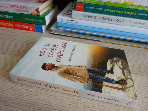 KDO SE SMĚJE NAPOSLED, ARJUNA ARDAGH, **an