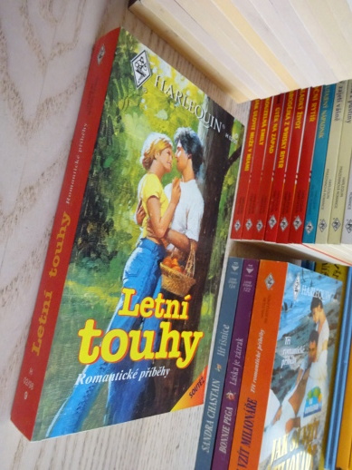 LETNÍ TOUHY, ROMANTICKÉ PŘÍBĚHY, **an