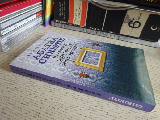 THE ADVENTURE OF THE CHEAP FLAT, PŘÍPAD LEVNÉHO BYTU, AGATHA CHRISTIE, **an