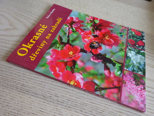 OKRASNÉ DŘEVINY NA ZAHRADĚ, ROBERT MARKLEY, **an