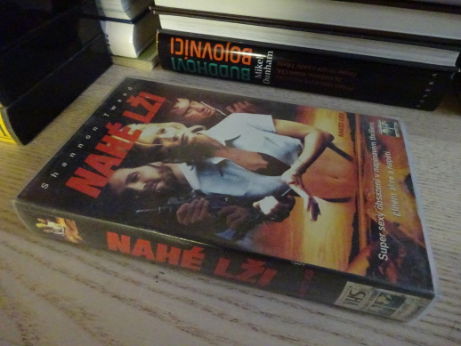 NAHÉ LŽI, VHS VIDEOKAZETA