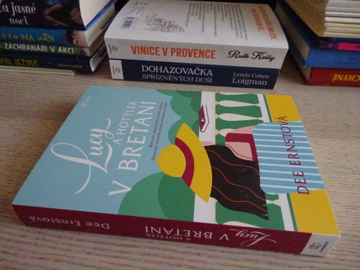 LUCY A HOTÝLEK V BRETANI, DEE ERNSTOVÁ, **an