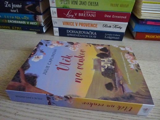 ÚTĚK NA VENKOV, JULIE CAPLINOVÁ, **an