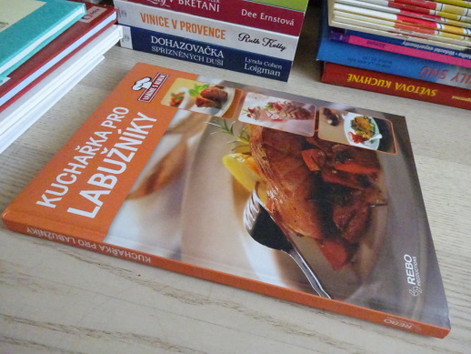 KUCHAŘKA PRO LABUŽNÍKY, VAŘÍME S REBEM, **an