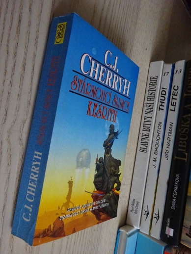 STÁRNOUCÍ SLUNCE KESRITH, C. J. CHERRYH, **an