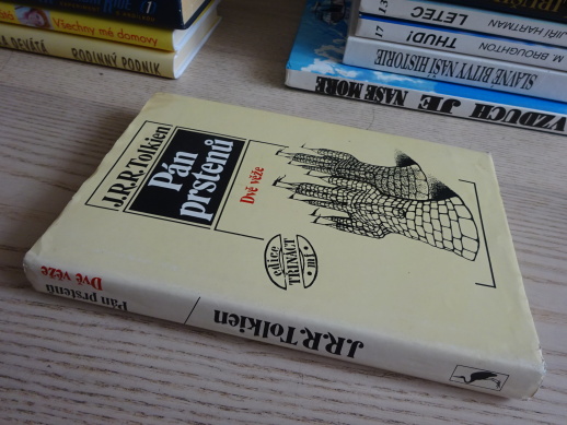 PÁN PRSTENŮ 2., DVĚ VĚŽE, J.R.R. TOLKIEN, **an