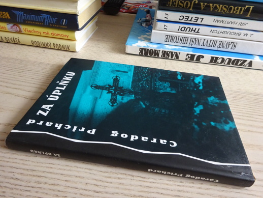 ZA ÚPLŇKU, CARADOG PRICHARD, **an