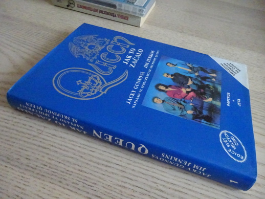 QUEEN, JAK TO ZAČALO, JACKY GUNN, JIM JENKINS, **an