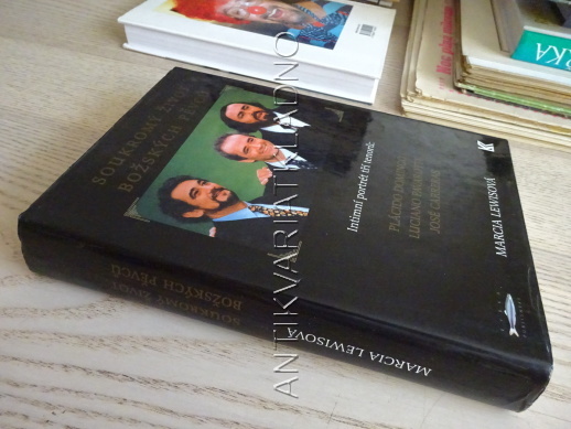 SOUKROMÝ ŽIVOT BOŽSKÝCH PĚVCŮ, PLÁCIDO DOMINGO, LUCIANO PAVAROTTI, JOSÉ CARRERAS, MARCIA LEWISOVÁ, **an