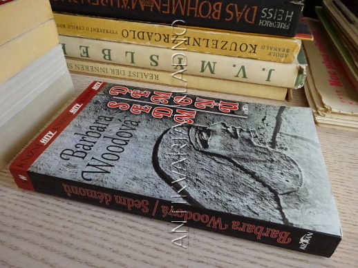SEDM DÉMONŮ, BARBARA WOOD, WOODOVÁ, **an