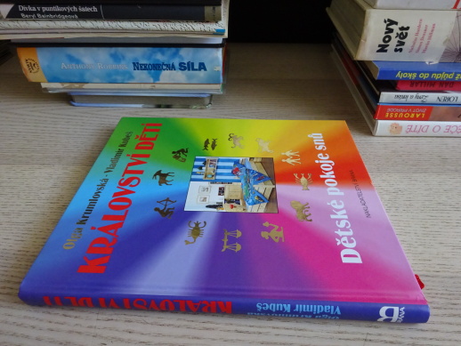 KRÁLOVSTVÍ DĚTÍ, DĚTSKÉ POKOJE SNŮ, OLGA KRUMLOVSKÁ, VLADIMÍR KUBEŠ, **an