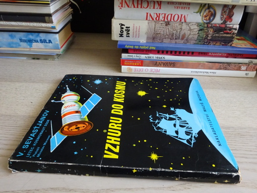 VZHŮRU DO KOSMU, SEVASŤJANOV, **an