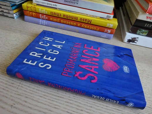 PROMARNĚNÁ ŠANCE, ERICH SEGAL, **an