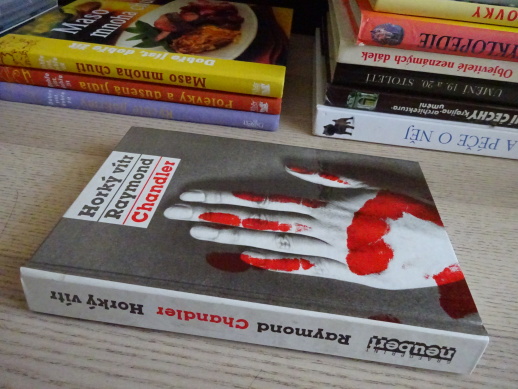HORKÝ VÍTR, RAYMOND CHANDLER, **an