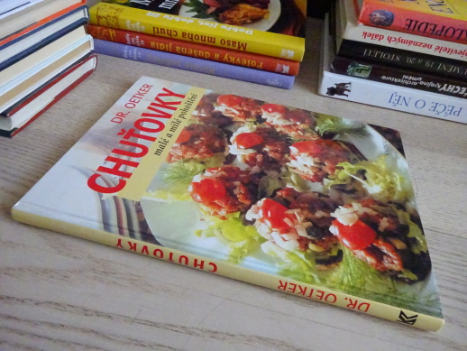 CHUŤOVKY, MALÉ A MILÉ POHOŠTĚNÍ, DR. OETKER, **an