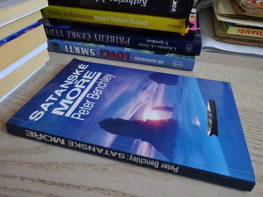 SATANSKÉ MOŘE, PETER BENCHLEY, **an