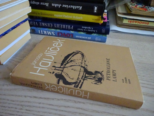 PETROLEJOVÉ LAMPY, JAROSLAV HAVLÍČEK, **an