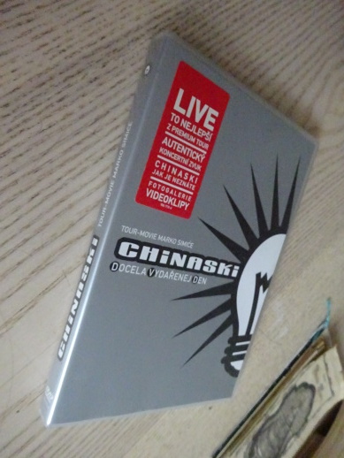 CHINASKI, DOCELA VYDAŘENEJ DEN, DVD HUDBA