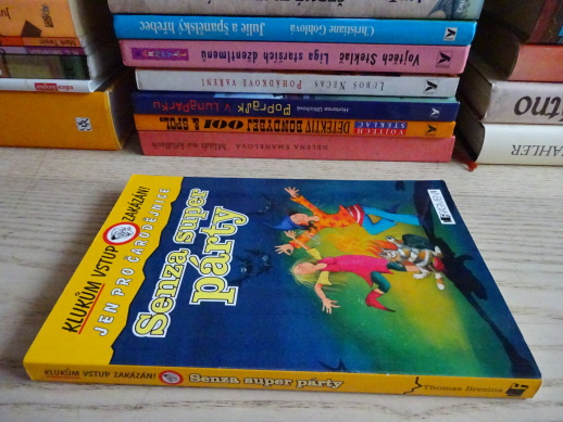 SENZA SUPER PÁRTY, THOMAS BREZINA, **an
