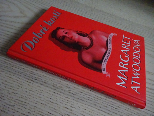 DOBRÉ KOSTI, MARGARET ATWOODOVÁ, **an