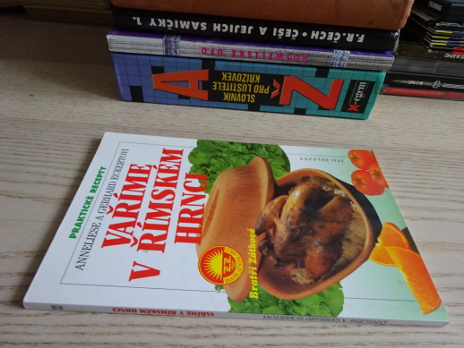 VAŘÍME V ŘÍMSKÉM HRNCI, **an