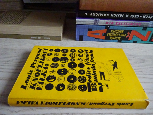 KNOFLÍKOVÁ VÁLKA, LOUIS PERGAUD, **an