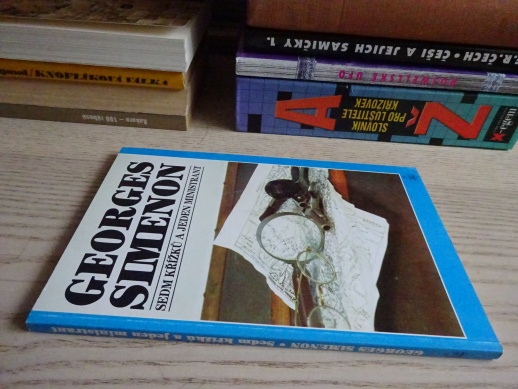 SEDM KŘÍŽKŮ A JEDEN MINISTRANT, GEORGES SIMENON, **an
