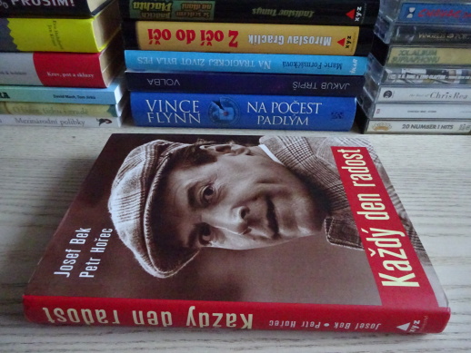 KAŽDÝ DEN RADOST, JOSEF BEK, PETR HOŘEC, **an