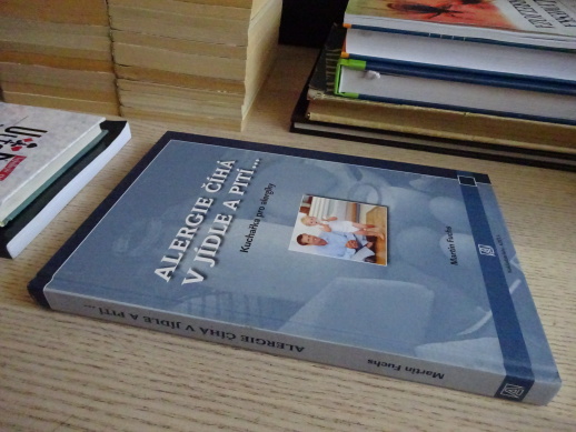 ALERGIE ČÍHÁ V JÍDLE A PITÍ..., KUCHAŘKA PRO ALERGIKY, MARTIN FUCHS, **an