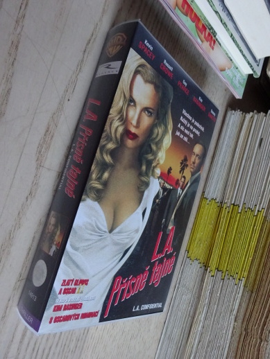 L. A. PŘÍSNĚ TAJNÉ, VHS VIDEOKAZETA