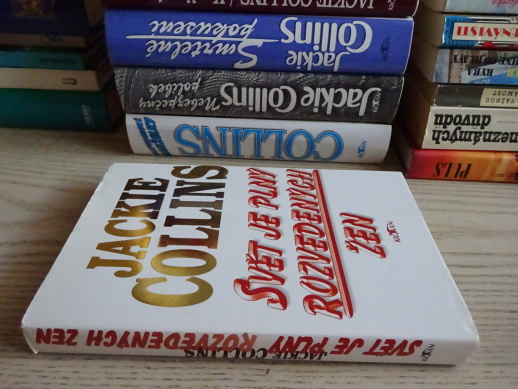SVĚT JE PLNÝ ROZVEDENÝCH ŽEN, JACKIE COLLINSOVÁ, **an