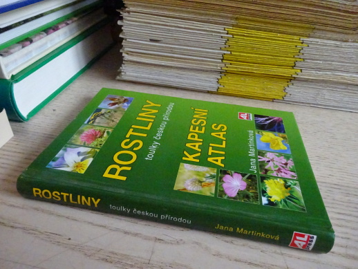 ROSTLINY, KAPESNÍ ATLAS, JANA MARTINKOVÁ, **an
