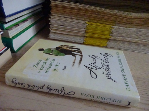 AFRICKÝ PŘÍBĚH LÁSKY, DAPHNE SHELDRICKOVÁ, **an